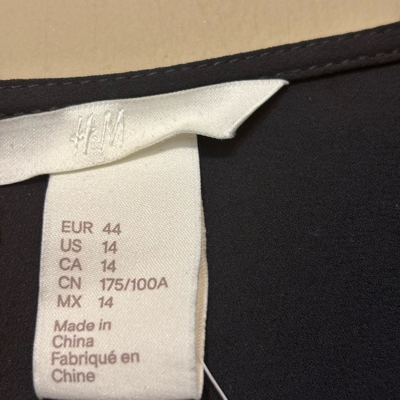 H&M NWT Tiered Dress with Tassles & Ruffled detail - Picture 5 of 8